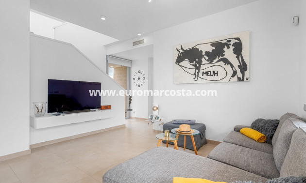 Sale - Villa - Orihuela Costa - Vistabella Golf