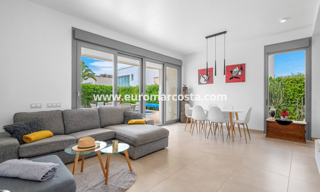 Sale - Villa - Orihuela Costa - Vistabella Golf