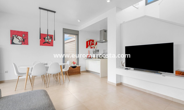 Sale - Villa - Orihuela Costa - Vistabella Golf