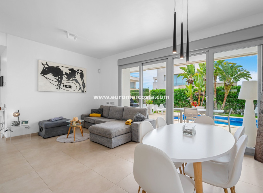 Sale - Villa - Orihuela Costa - Vistabella Golf