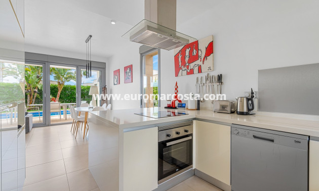 Sale - Villa - Orihuela Costa - Vistabella Golf