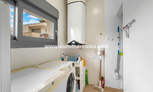 Sale - Villa - Orihuela Costa - Vistabella Golf