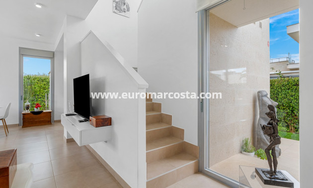 Sale - Villa - Orihuela Costa - Vistabella Golf