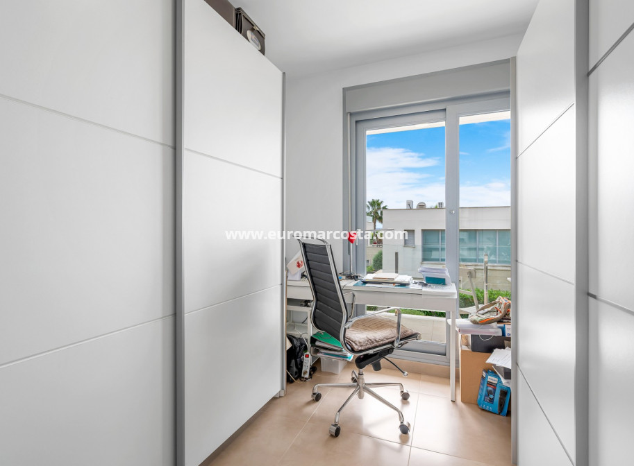 Sale - Villa - Orihuela Costa - Vistabella Golf