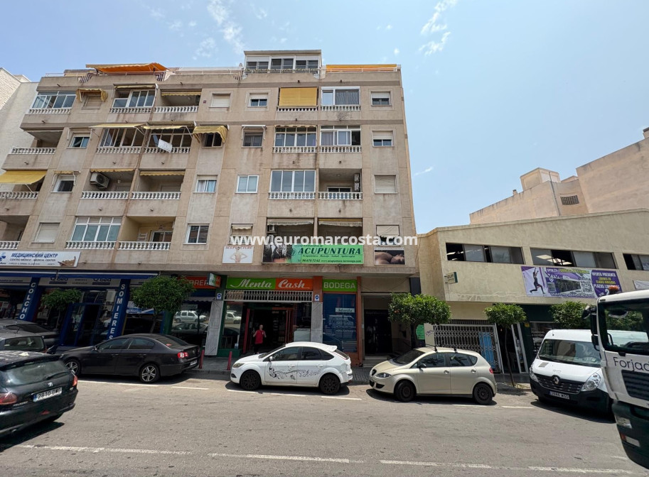 Sale - Apartments - Torrevieja - Centro