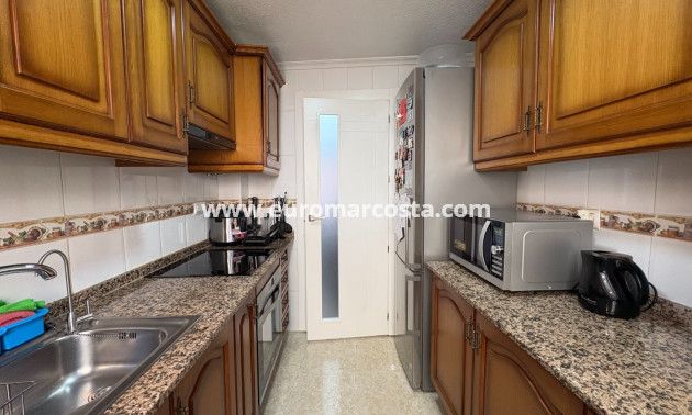Sale - Apartments - Torrevieja - Centro