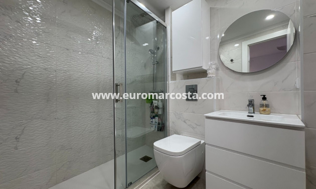 Sale - Apartments - Torrevieja - Centro