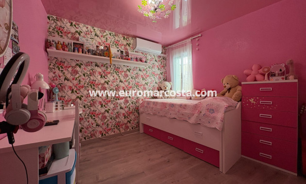 Sale - Apartments - Torrevieja - Centro