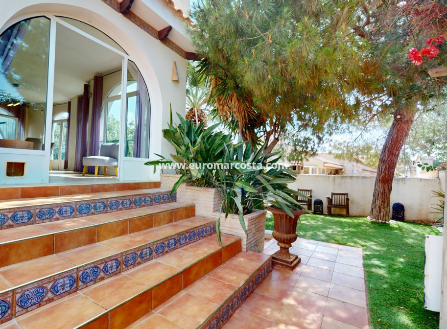 Sale - Villa - Orihuela Costa