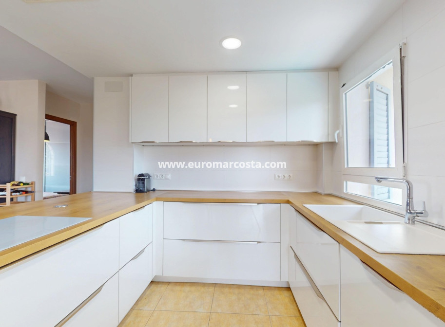 Sale - Villa - Orihuela Costa