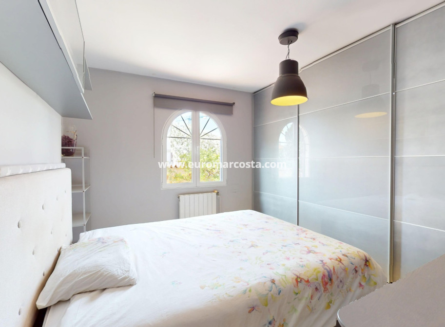 Sale - Villa - Orihuela Costa