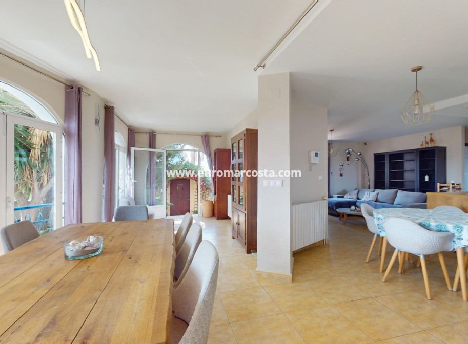 Sale - Villa - Orihuela Costa