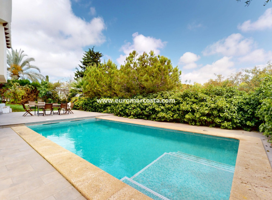 Sale - Villa - Orihuela Costa