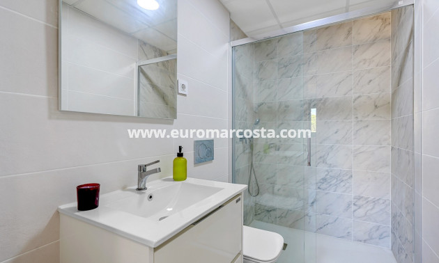 Sale - Apartments - Orihuela Costa