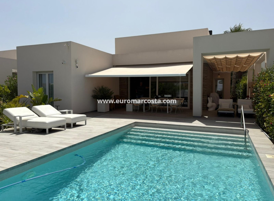 Sale - Villa - Algorfa - La Finca Golf