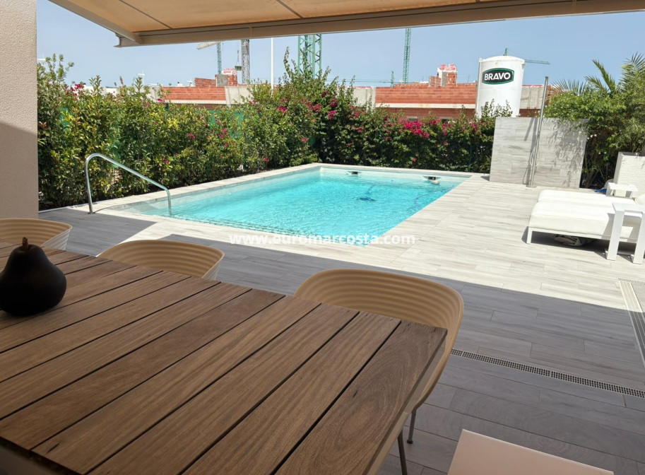 Sale - Villa - Algorfa - La Finca Golf