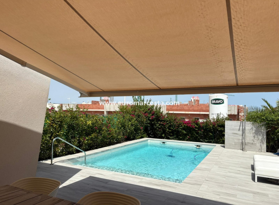 Sale - Villa - Algorfa - La Finca Golf