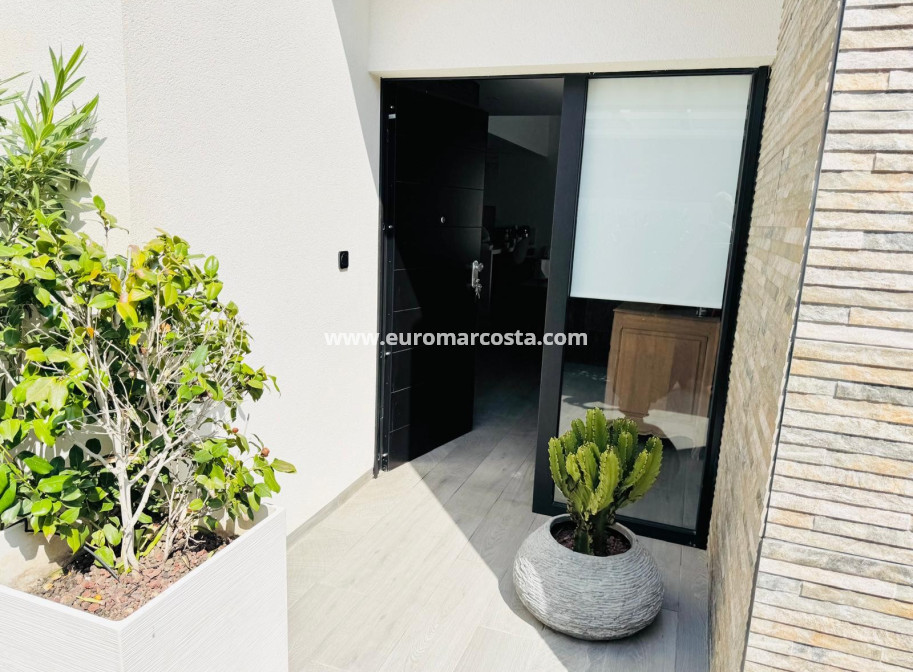 Sale - Villa - Algorfa - La Finca Golf