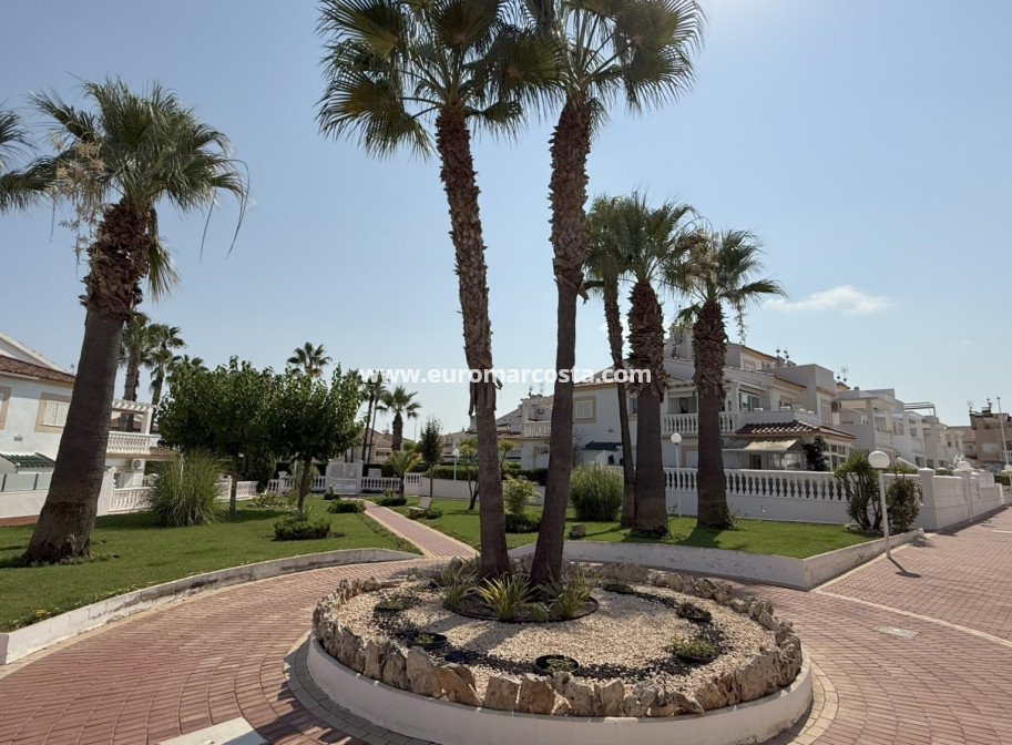 Sale - Apartments - Orihuela Costa