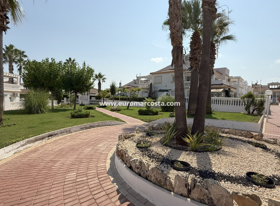 Sale - Apartments - Orihuela Costa