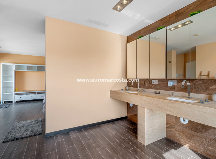 Objekte zum Wiederverkauf - Villa freitstehend - Benijofar