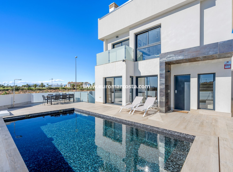 Sale - Villa - Los Alcazares - La Manga del Mar Menor