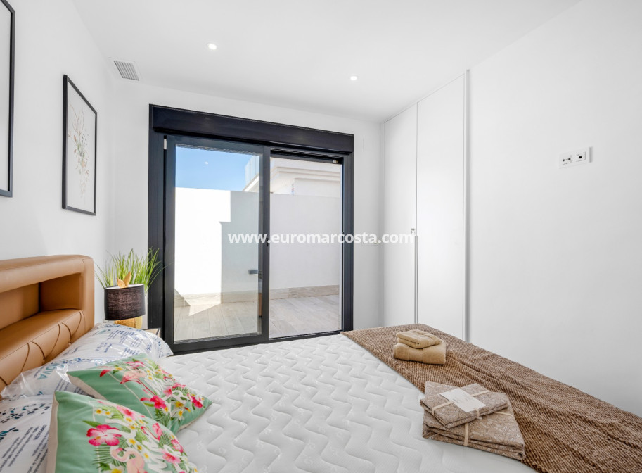 Sale - Villa - Los Alcazares - La Manga del Mar Menor