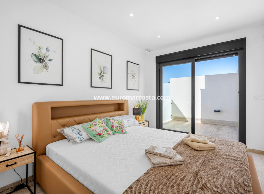 Sale - Villa - Los Alcazares - La Manga del Mar Menor
