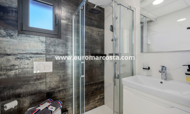 Sale - Villa - Los Alcazares - La Manga del Mar Menor