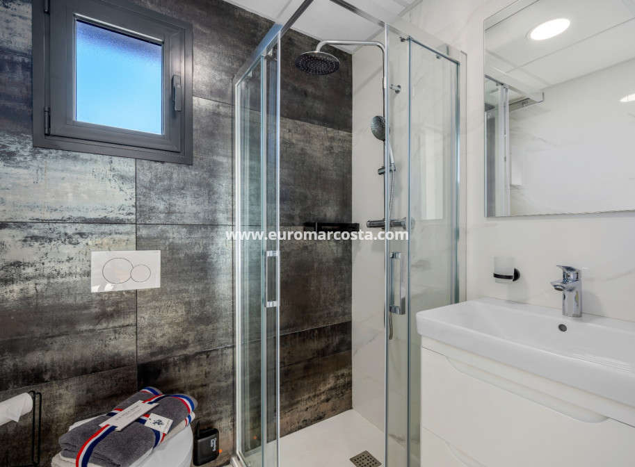 Sale - Villa - Los Alcazares - La Manga del Mar Menor