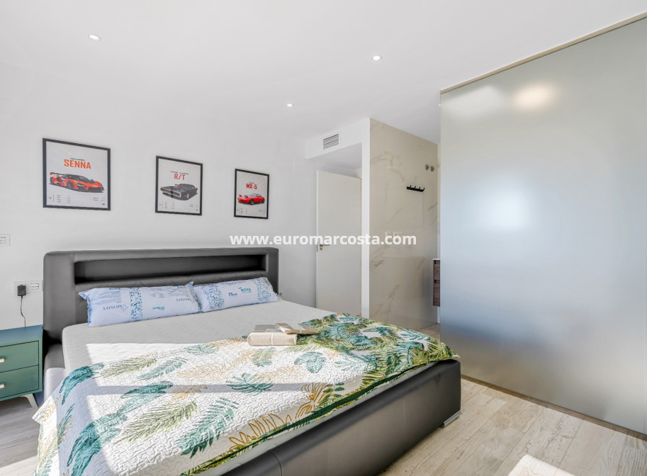 Sale - Villa - Los Alcazares - La Manga del Mar Menor