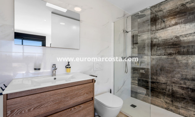 Sale - Villa - Los Alcazares - La Manga del Mar Menor