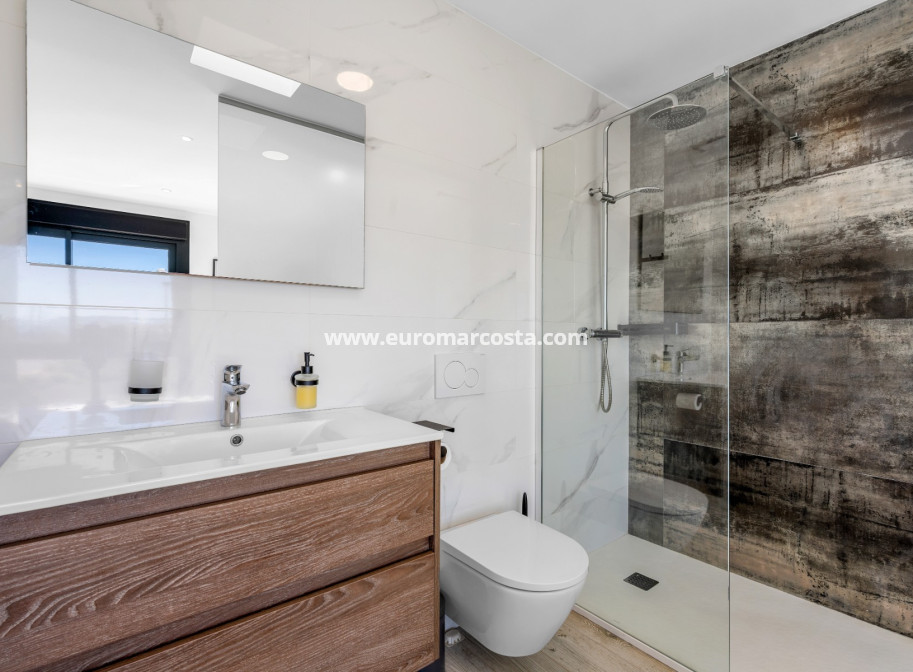 Sale - Villa - Los Alcazares - La Manga del Mar Menor