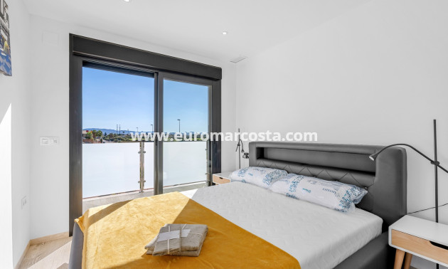 Sale - Villa - Los Alcazares - La Manga del Mar Menor