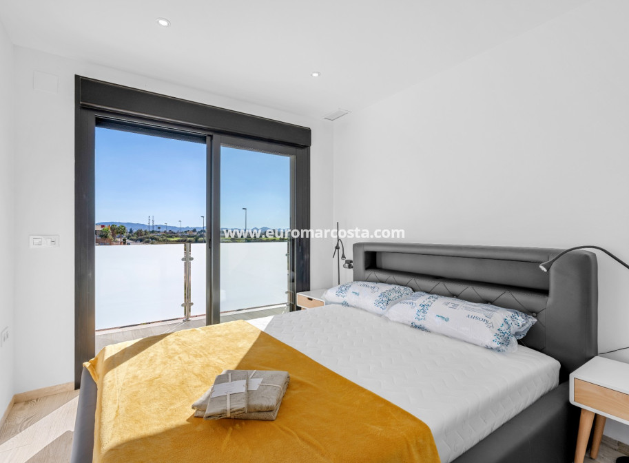 Sale - Villa - Los Alcazares - La Manga del Mar Menor