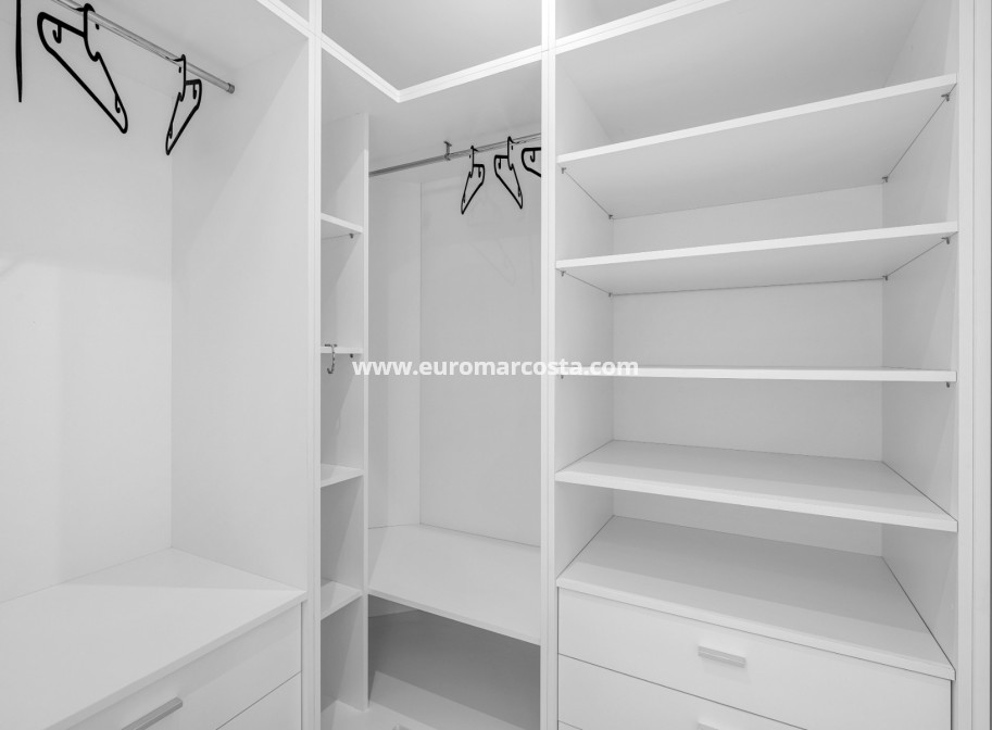 Sale - Villa - Los Alcazares - La Manga del Mar Menor