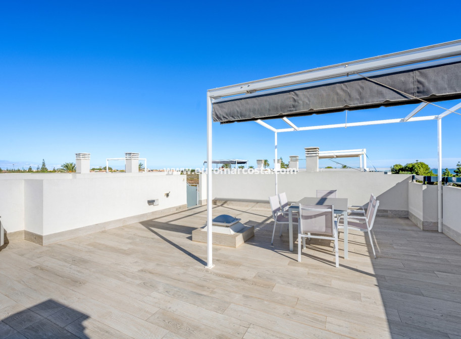 Sale - Villa - Los Alcazares - La Manga del Mar Menor