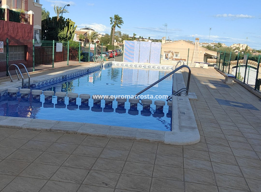 Objekte zum Wiederverkauf - Wohnung - Orihuela Costa