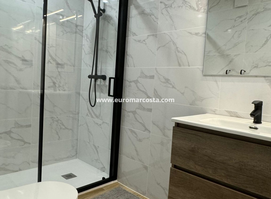 Venta - Apartamento / piso - Torrevieja - TORREVIEJA