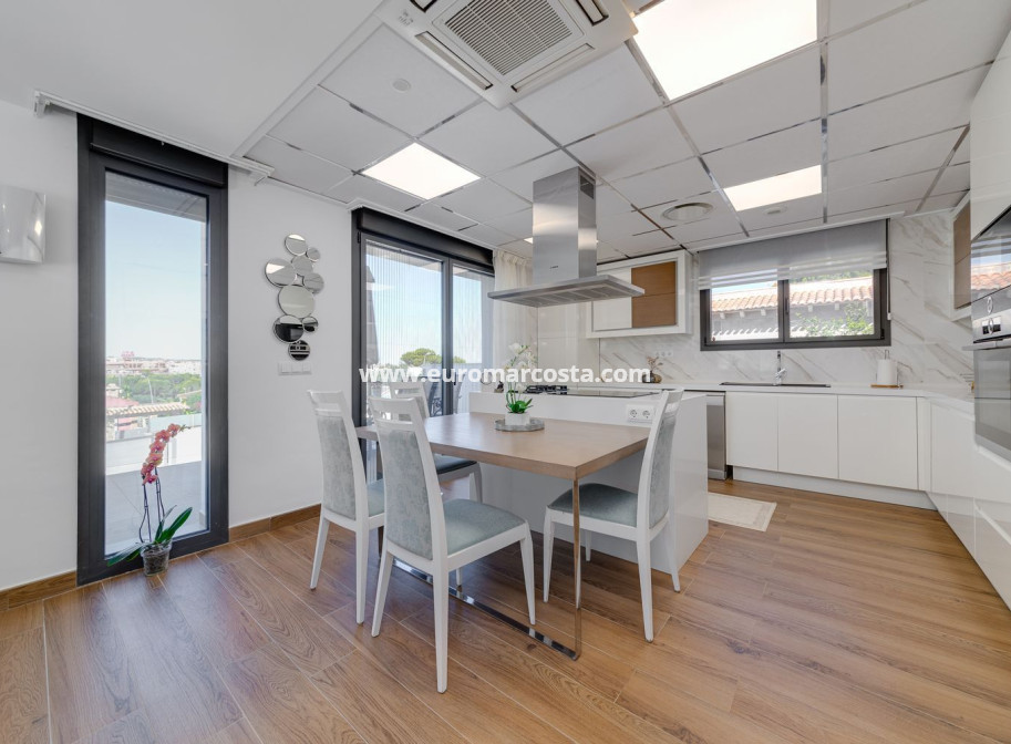 Sale - Apartment / flat - Torrevieja - TORREVIEJA