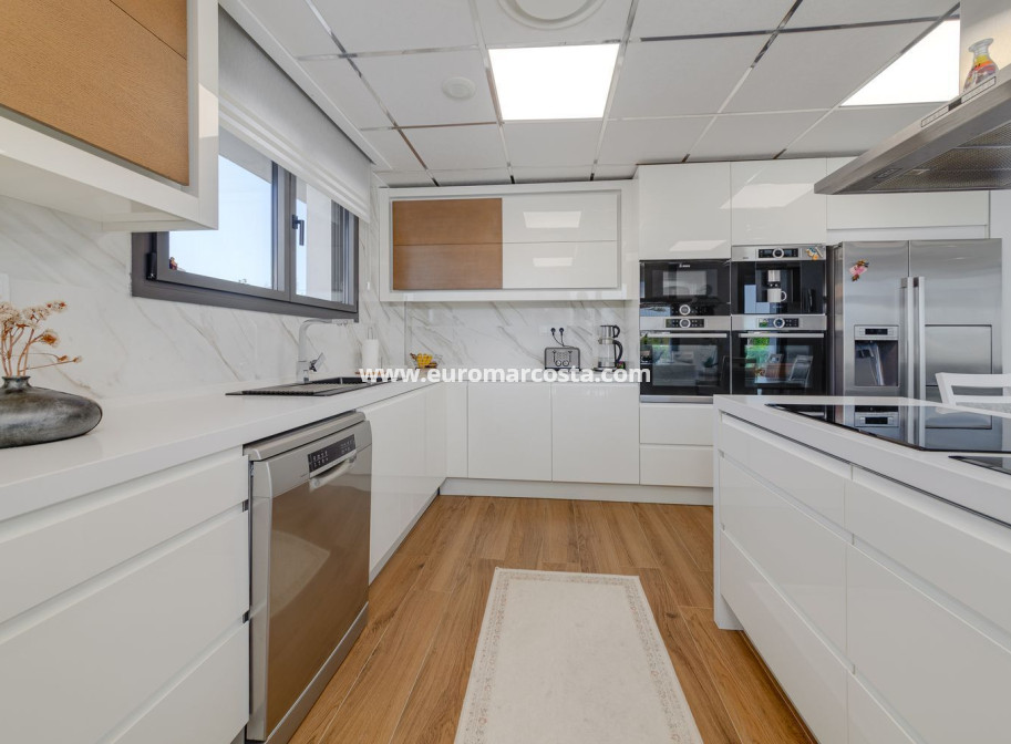 Sale - Apartment / flat - Torrevieja - TORREVIEJA