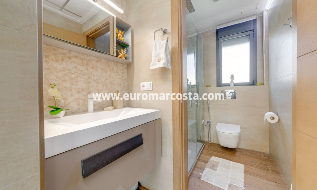 Sale - Apartment / flat - Torrevieja - TORREVIEJA