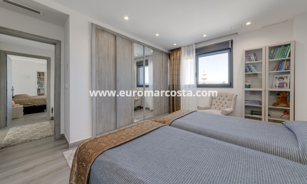 Sale - Apartment / flat - Torrevieja - TORREVIEJA