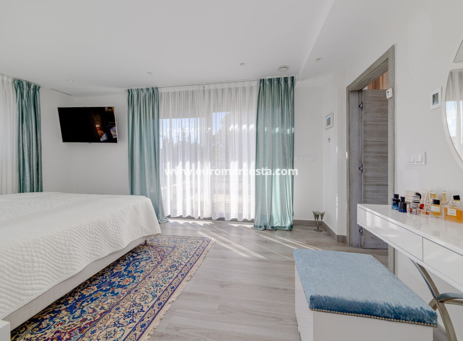 Sale - Apartment / flat - Torrevieja - TORREVIEJA