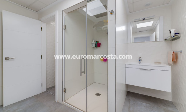 Sale - Apartment / flat - Torrevieja - TORREVIEJA