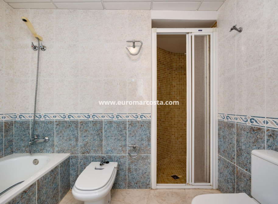 Objekte zum Wiederverkauf - Wohnung - Torrevieja - TORREVIEJA