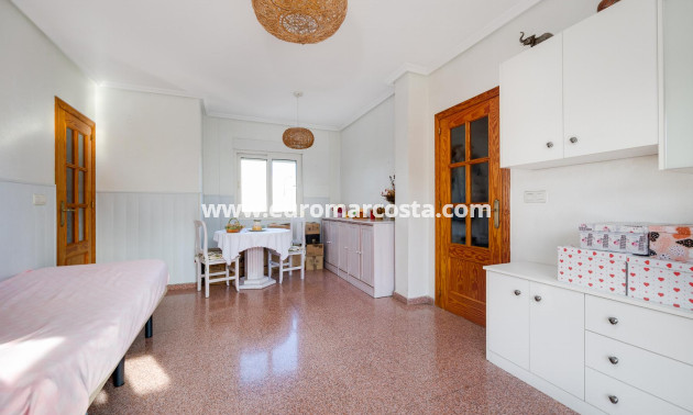 Sale - Apartment / flat - Torrevieja - TORREVIEJA