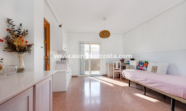 Sale - Apartment / flat - Torrevieja - TORREVIEJA