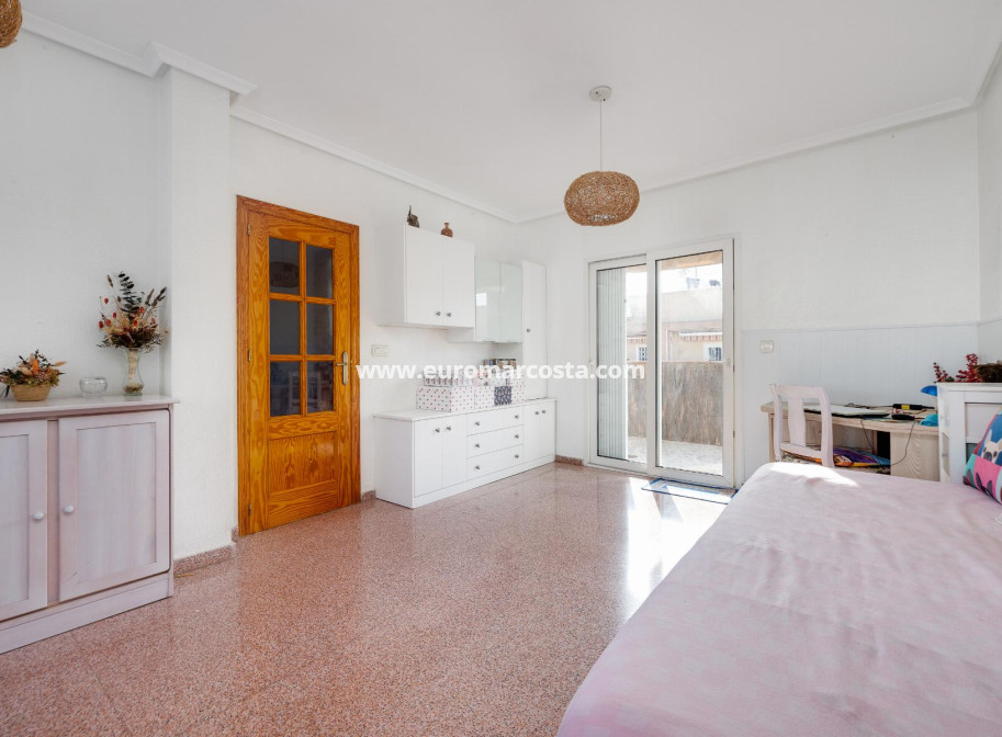 Sale - Apartment / flat - Torrevieja - TORREVIEJA