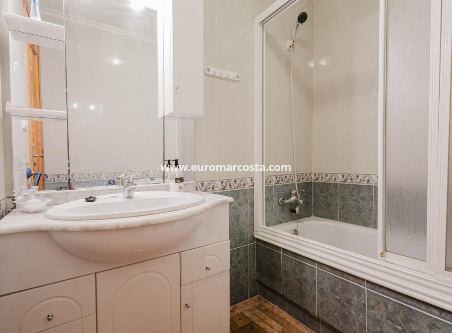 Objekte zum Wiederverkauf - Wohnung - Torrevieja - TORREVIEJA